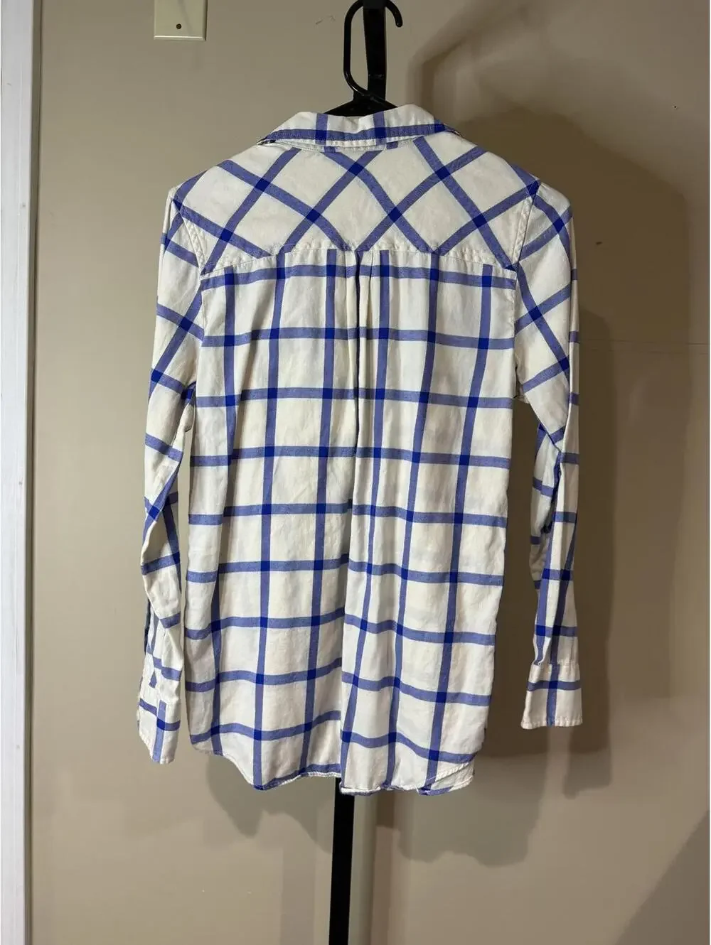 J.Crew Women's White and Blue Checkered Button-Up Shirt XS Boyfit